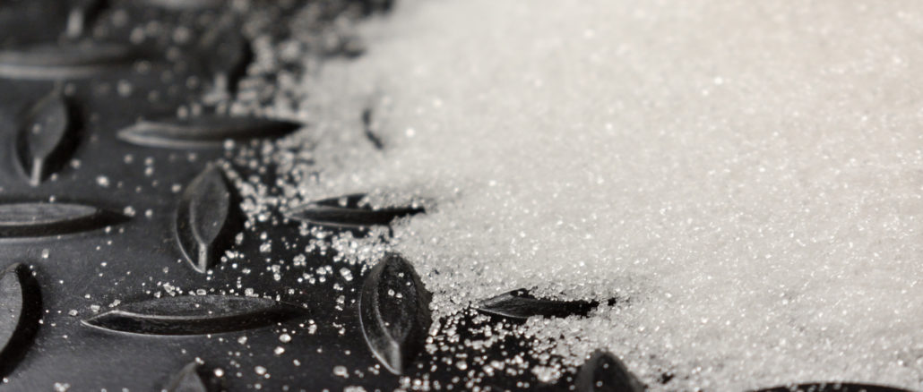 Zucker - Du kannst damit Kuchen backen, Deinen Kaffee süßen... oder Schnee und Eis zum Schmelzen bringen. Das versüßt doch jedes Schneeräumen, oder? ;-)