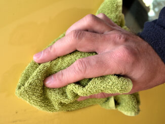 Besonders im Winter spielt eine regelmäßige Reinigung für den Werterhalt von PKWs und anderen Fahrzeugen eine wichtige Rolle. Aber wie oft und wann ist Autowaschen sinnvoll und was gibt es dabei zu beachten?