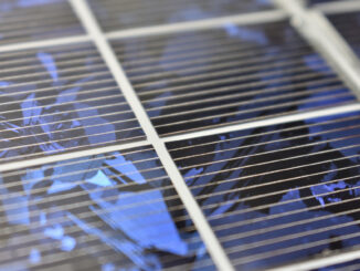 Photovoltaikzellen wandeln Sonnenlicht in elektrische Energie um, die dann im Haushalt verbraucht werden kann. So kann man den Elektrizitätswerken ein Schnippchen schlagen!